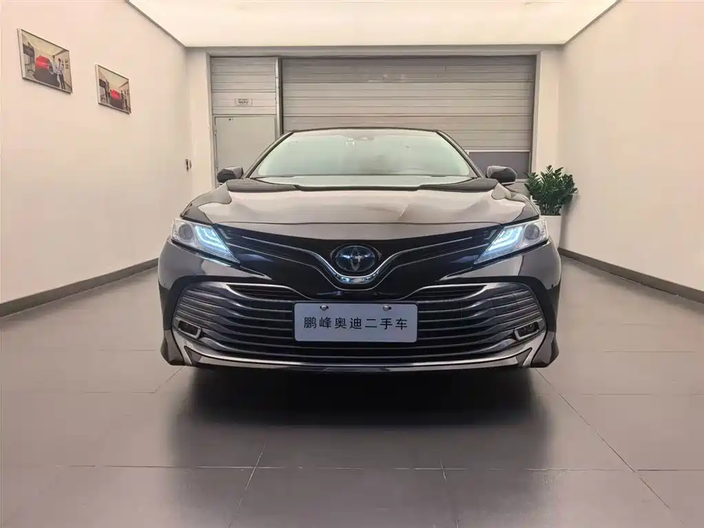 Toyota Camry 2019 Hybrid 2.5HG Luxury Edition China V фото 2