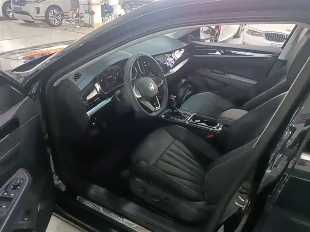 Volkswagen Passat 2025 Outstanding 380TSI Dragon Soaring Edition фото 15