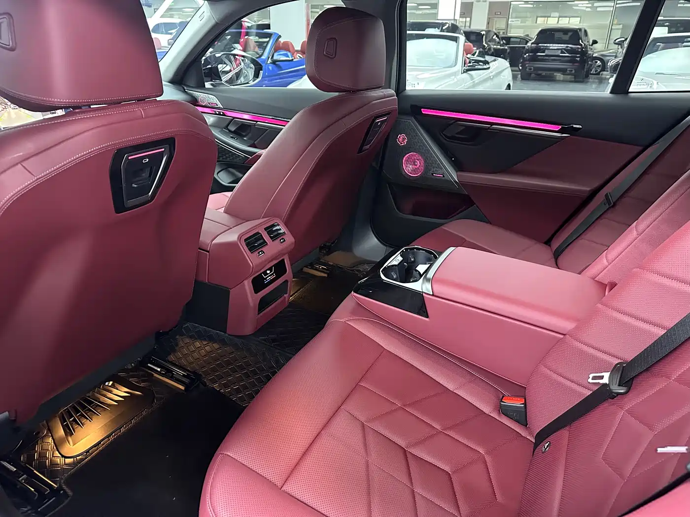 BMW 5 Series 2024 530Li Premium M Sport Package фото 7