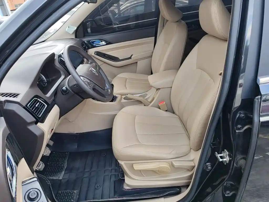 Baojun 730 2015 2014 1.5L Manual Comfort ESP Edition 7-Seater
