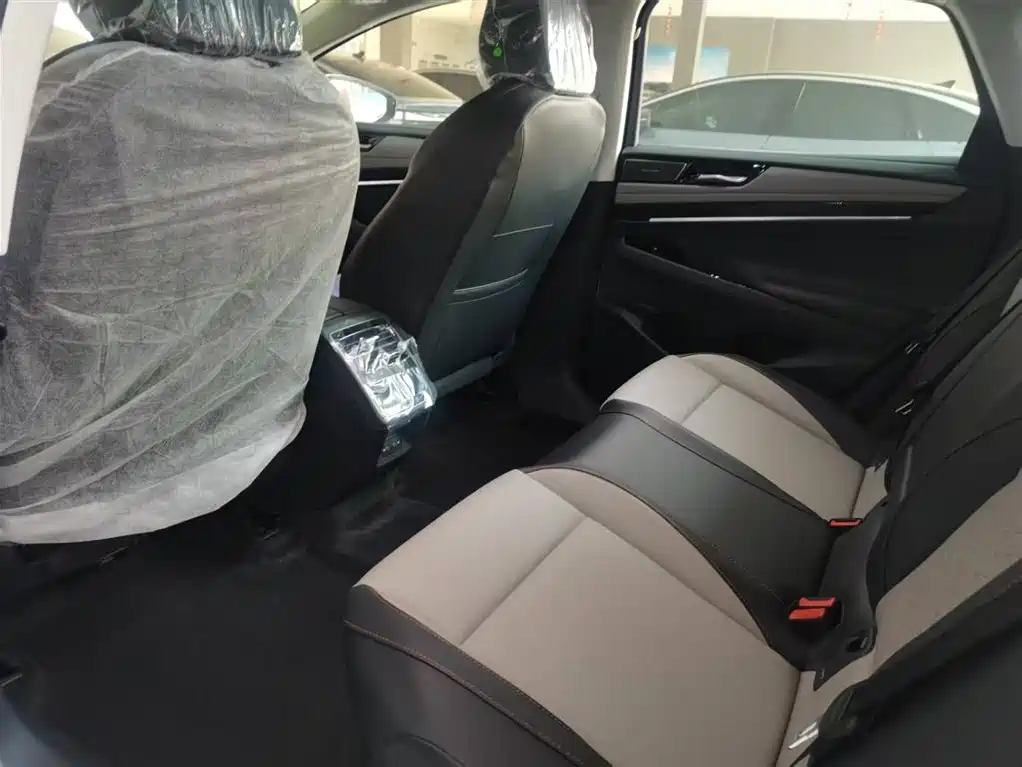 VOLKSWAGEN ID.7 VIZZION