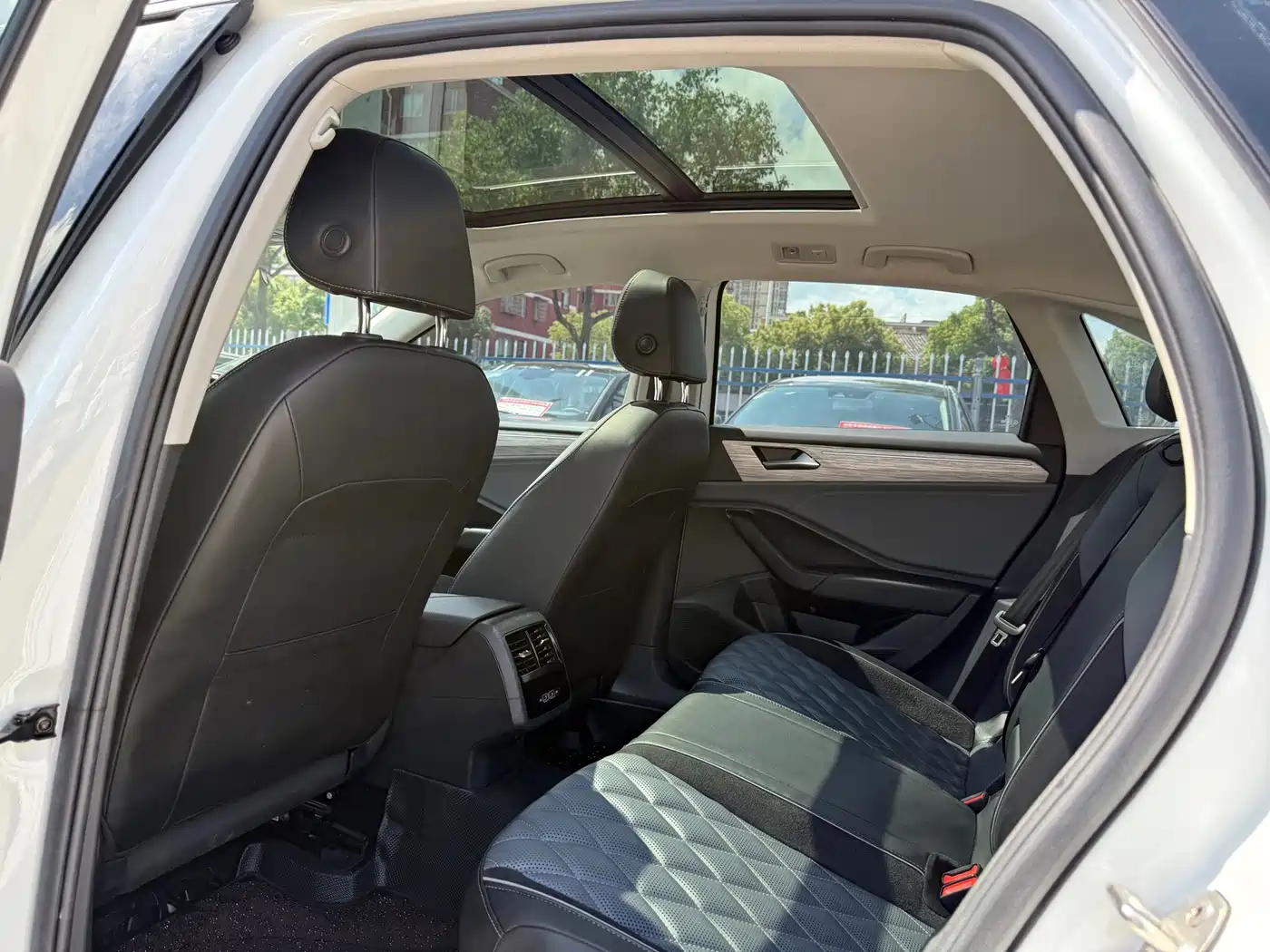 Volkswagen Sagitar 2023 300TSI DSG Excellence Edition фото 10