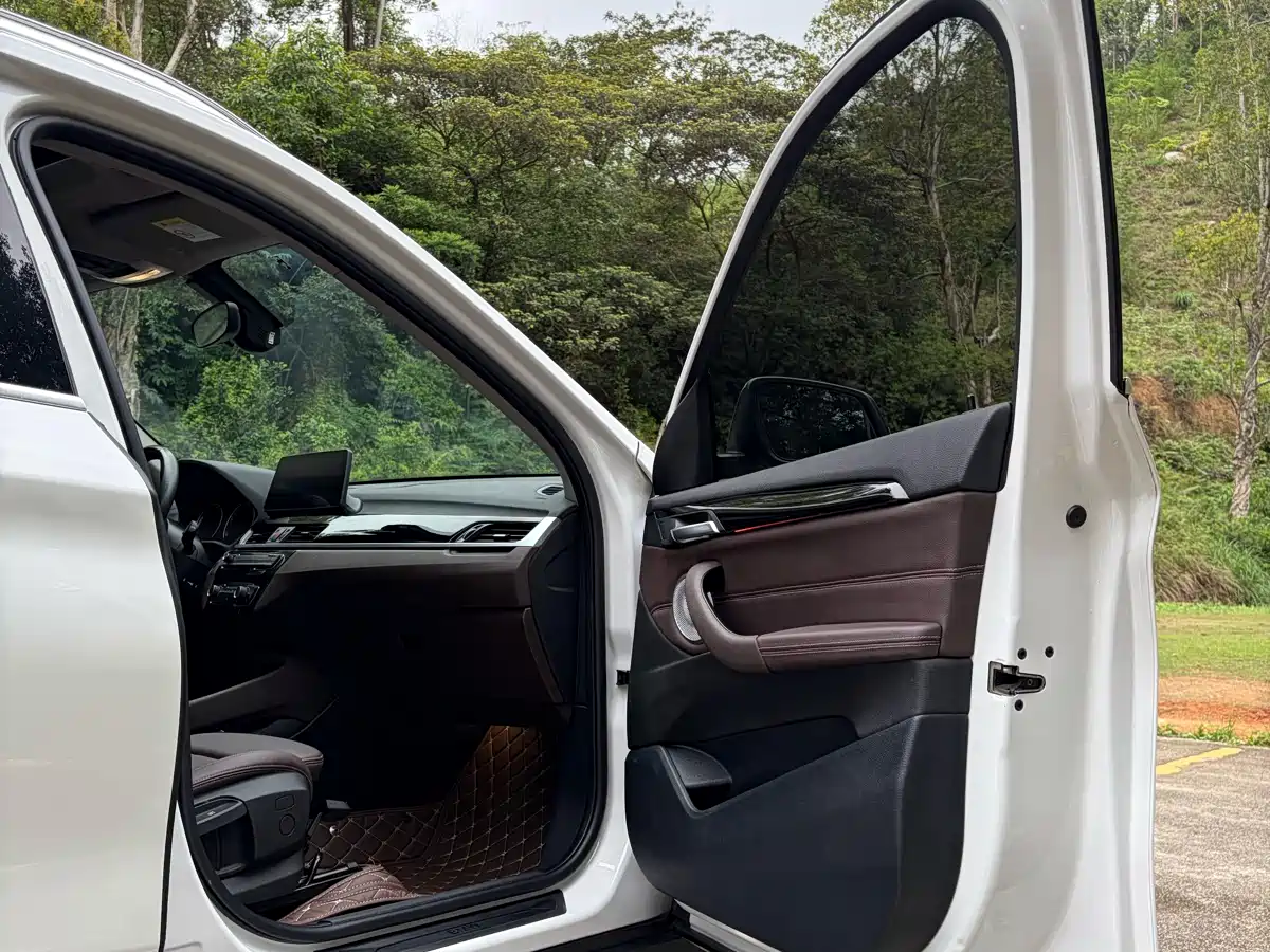 BMW X1 2022 sDrive20Li Fashion фото 18