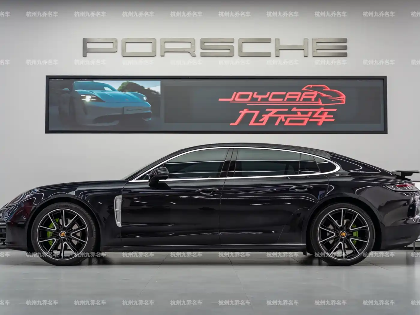 Porsche Panamera 2023 Panamera 4 Executive Long Wheelbase 2.9T фото 8