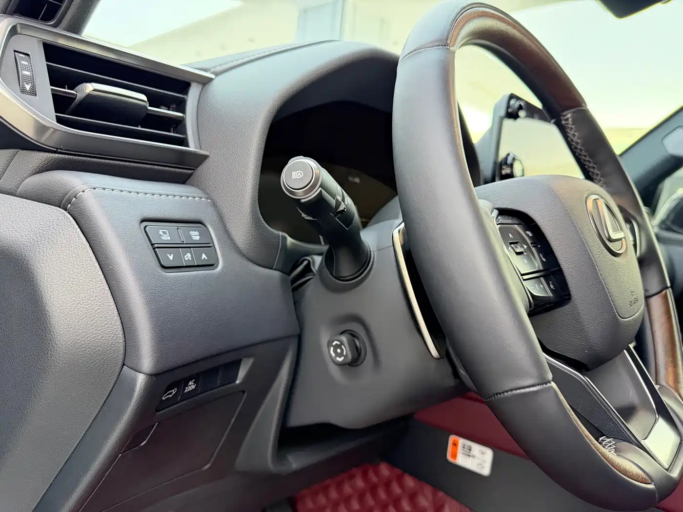 Lexus LX 2025 700h Boundary Edition фото 19