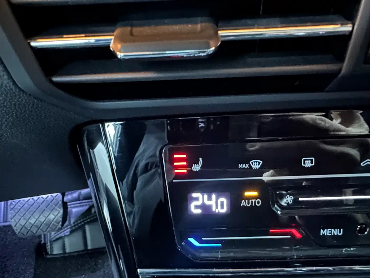 Volkswagen Passat New Energy 2022 430PHEV Hybrid Luxury Edition фото 12