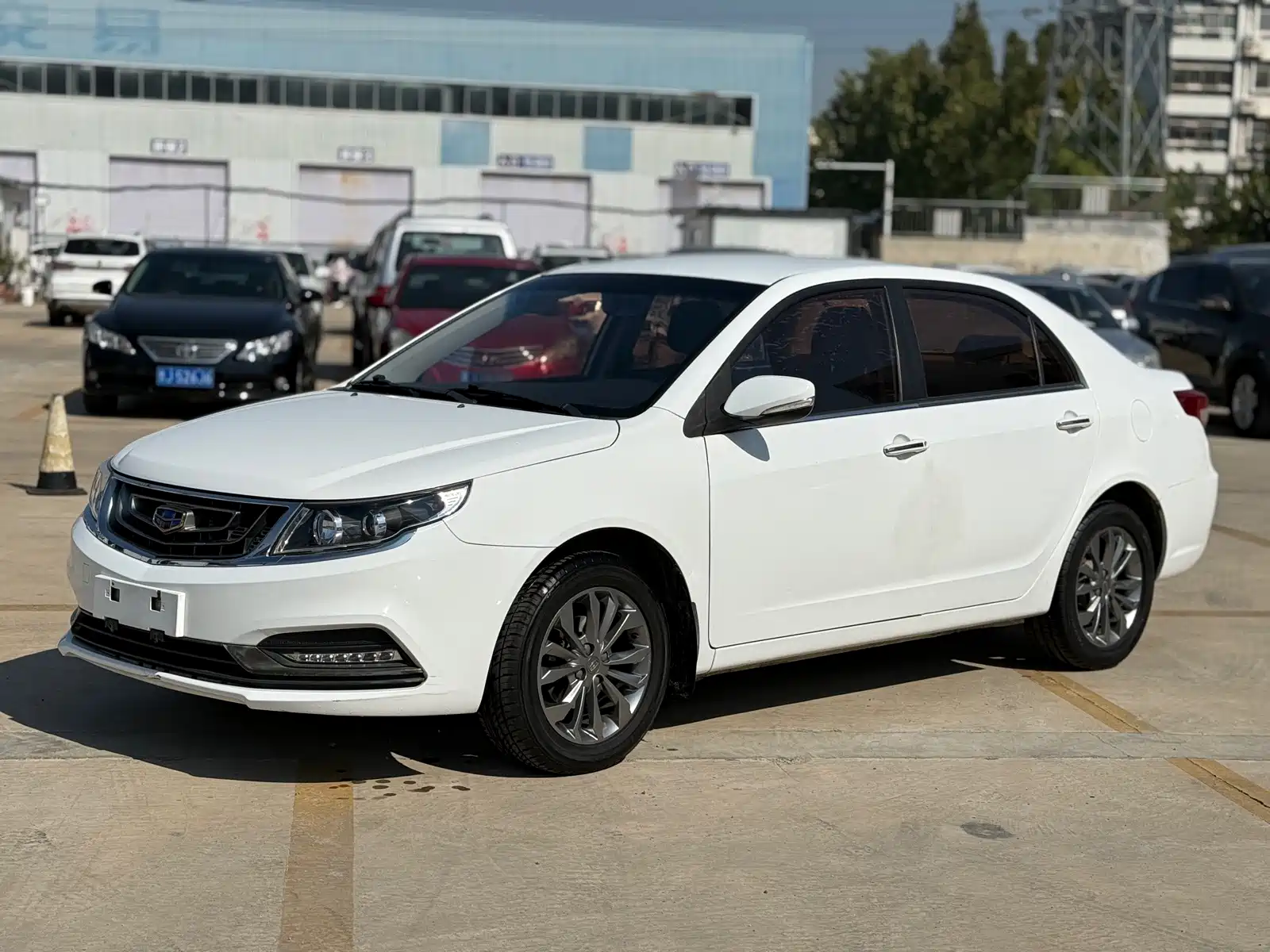 Фото 2 - Geely Vision