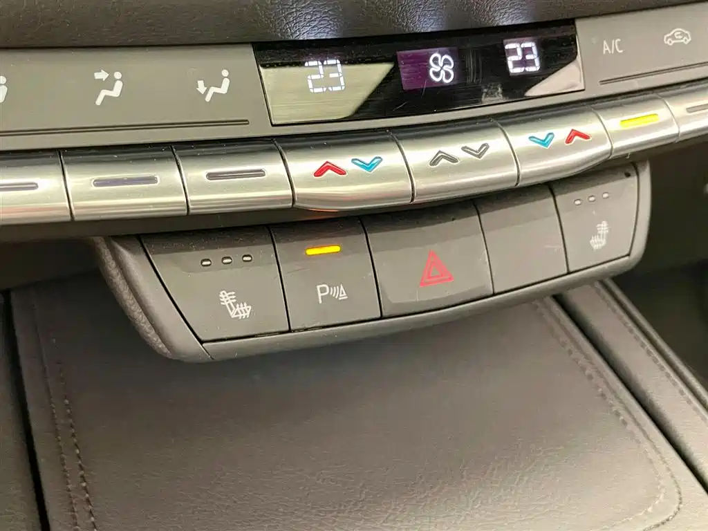 Cadillac XT4 2020 28T FWD Leading Trim фото 11