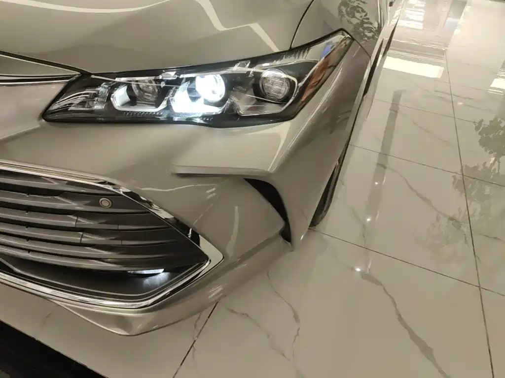 Photo 23 - Toyota Avalon
