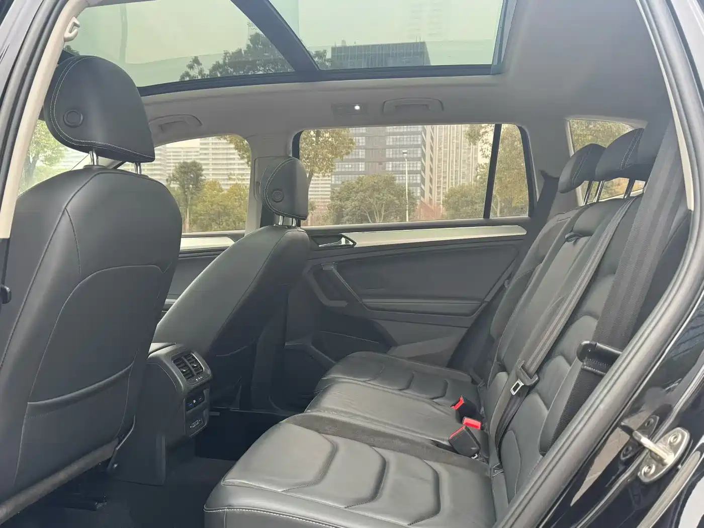 Volkswagen Tiguan L 2019 330TSI Automatic 2WD Panorama Comfort Edition China VI фото 7