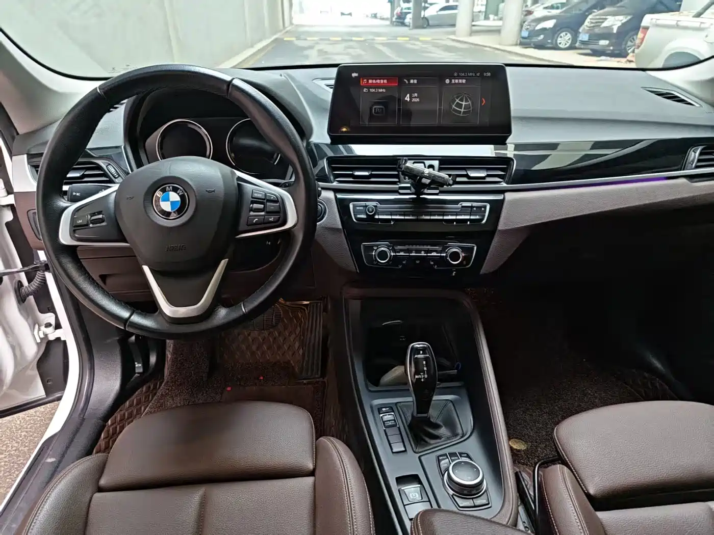 BMW X1 2022 sDrive20Li Fashion фото 7