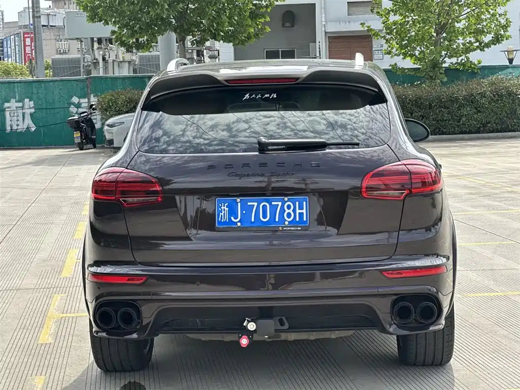 Porsche Cayenne 2014 Cayenne Platinum Edition 3.0T фото 3