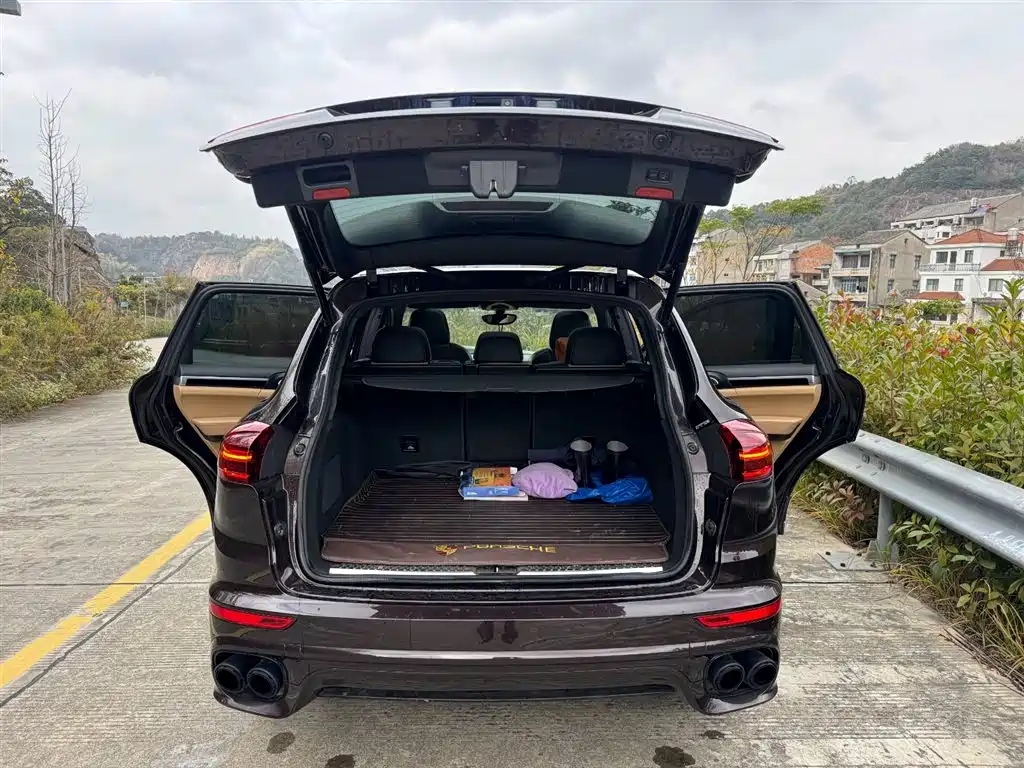 Porsche Cayenne 2014 Cayenne Platinum Edition 3.0T фото 42