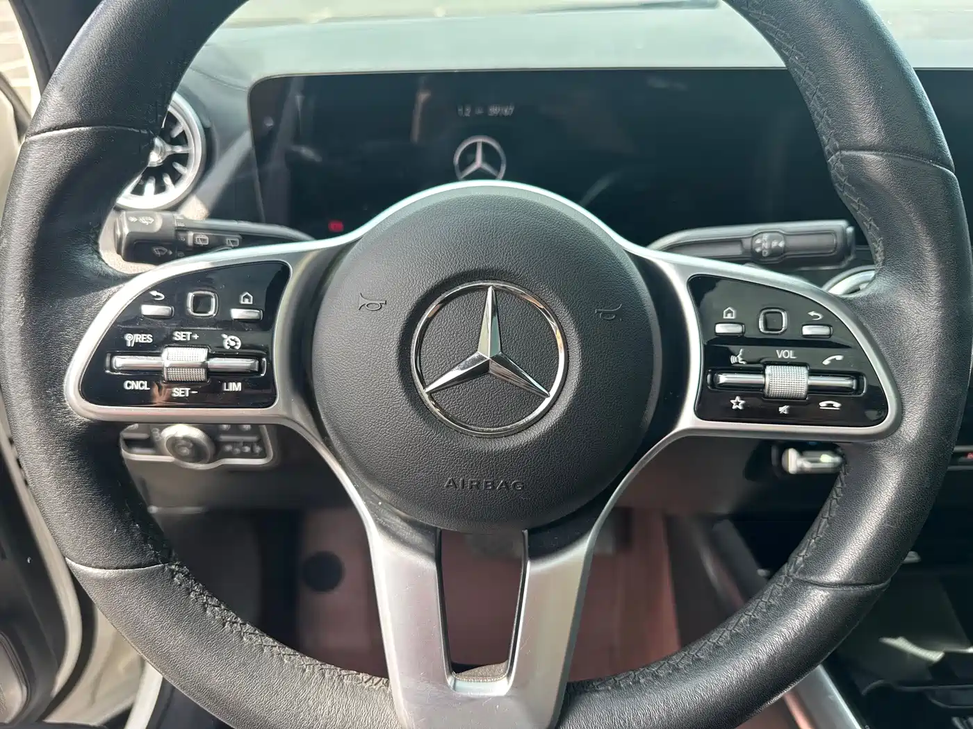 Фото 12 - Mercedes-Benz GLA