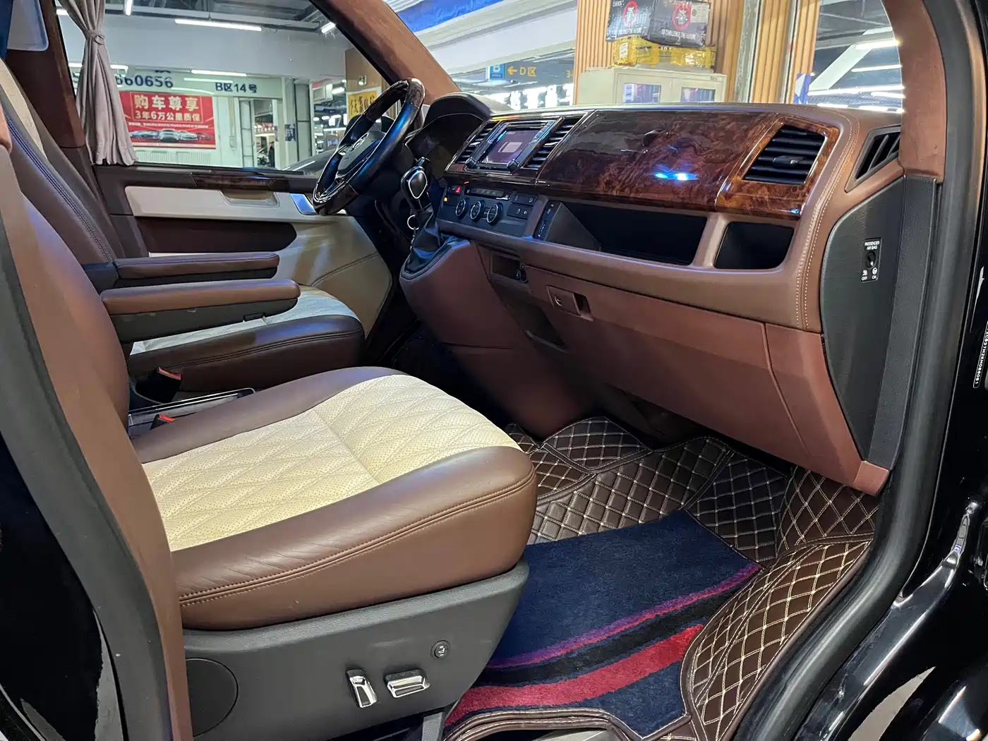 Volkswagen Caravelle 2019 2.0TSI 4WD Comfort 7-seater фото 14