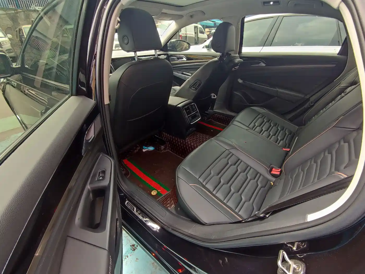 Volkswagen Passat 2021 Model 330TSI Elite Edition фото 8