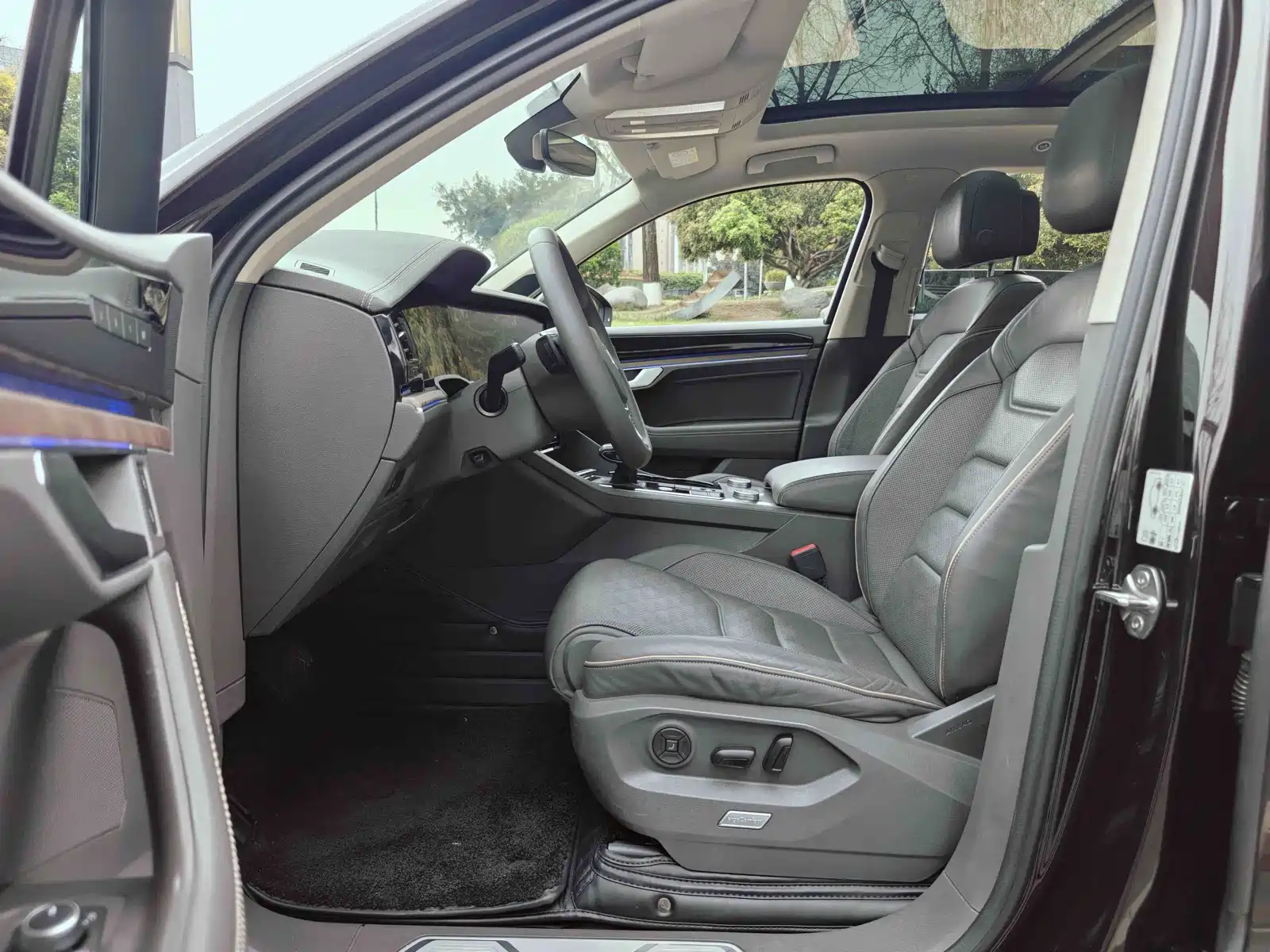 صورة 14 - Volkswagen Touareg