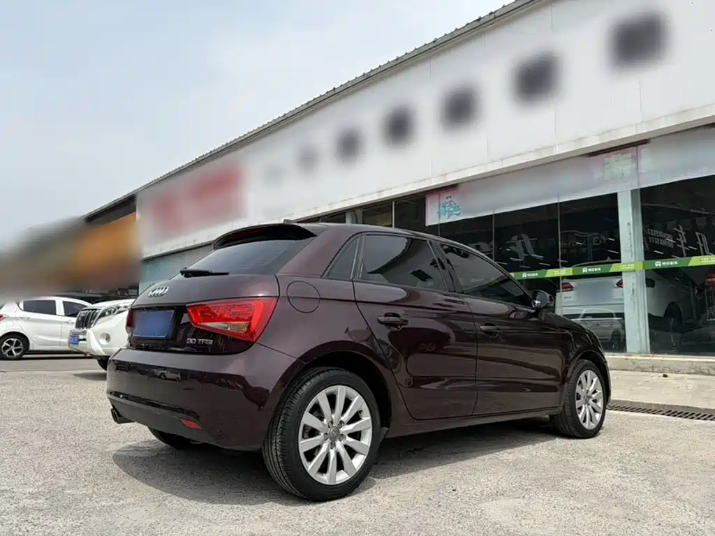 Audi A1 2015 2014 30 TFSI Sportback Comfort