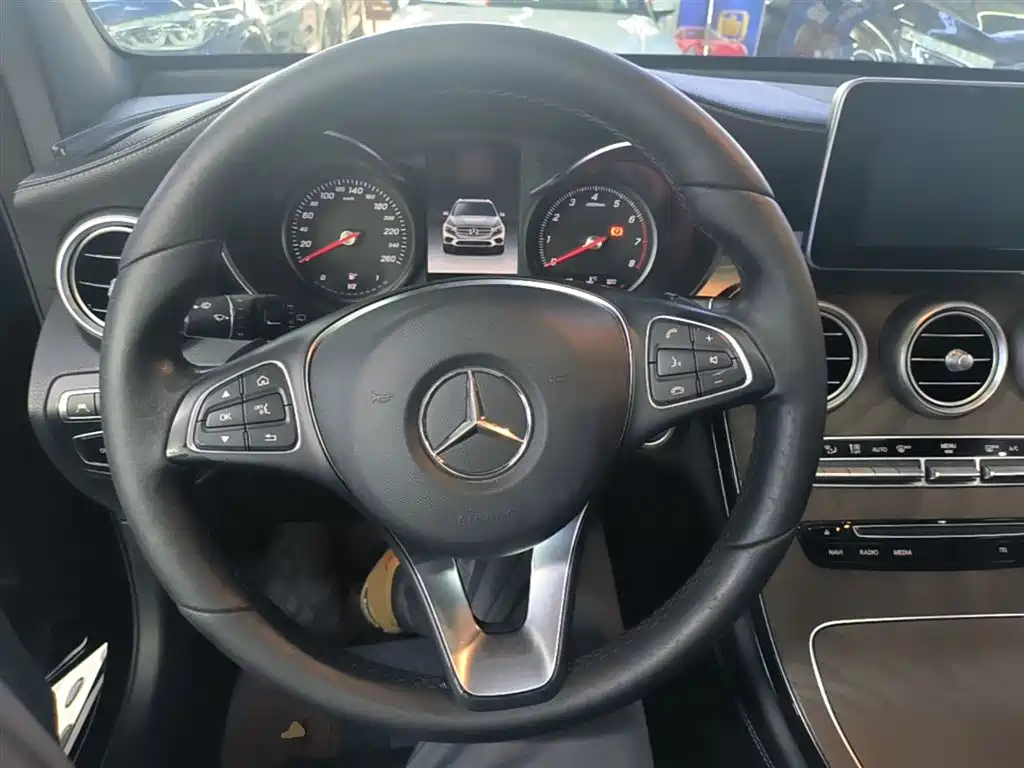 Mercedes-Benz GLC 2018 Facelift GLC 300 4MATIC Dynamic фото 11