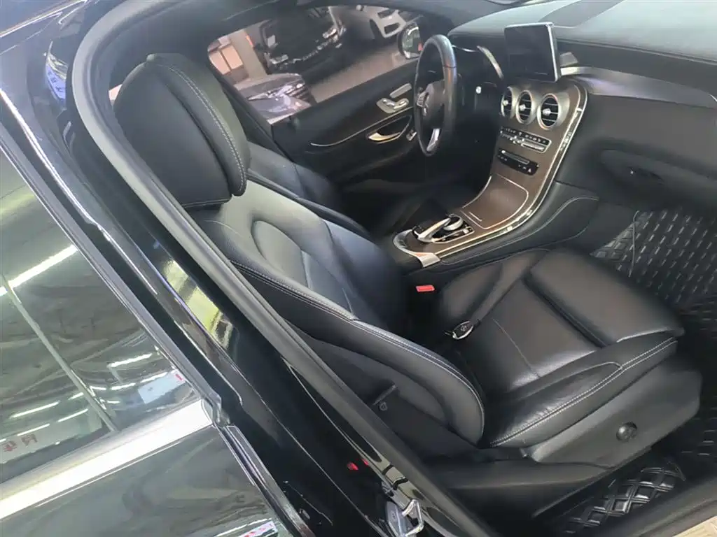Mercedes-Benz GLC 2018 Facelift GLC 300 4MATIC Dynamic фото 25