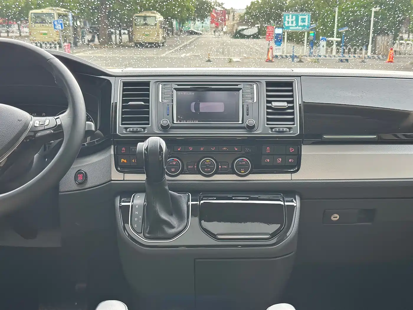 Volkswagen Multivan 2017 2016 2.0TSI 4WD Prestige 7-Seater