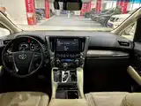Фото 4 - Toyota Vellfire