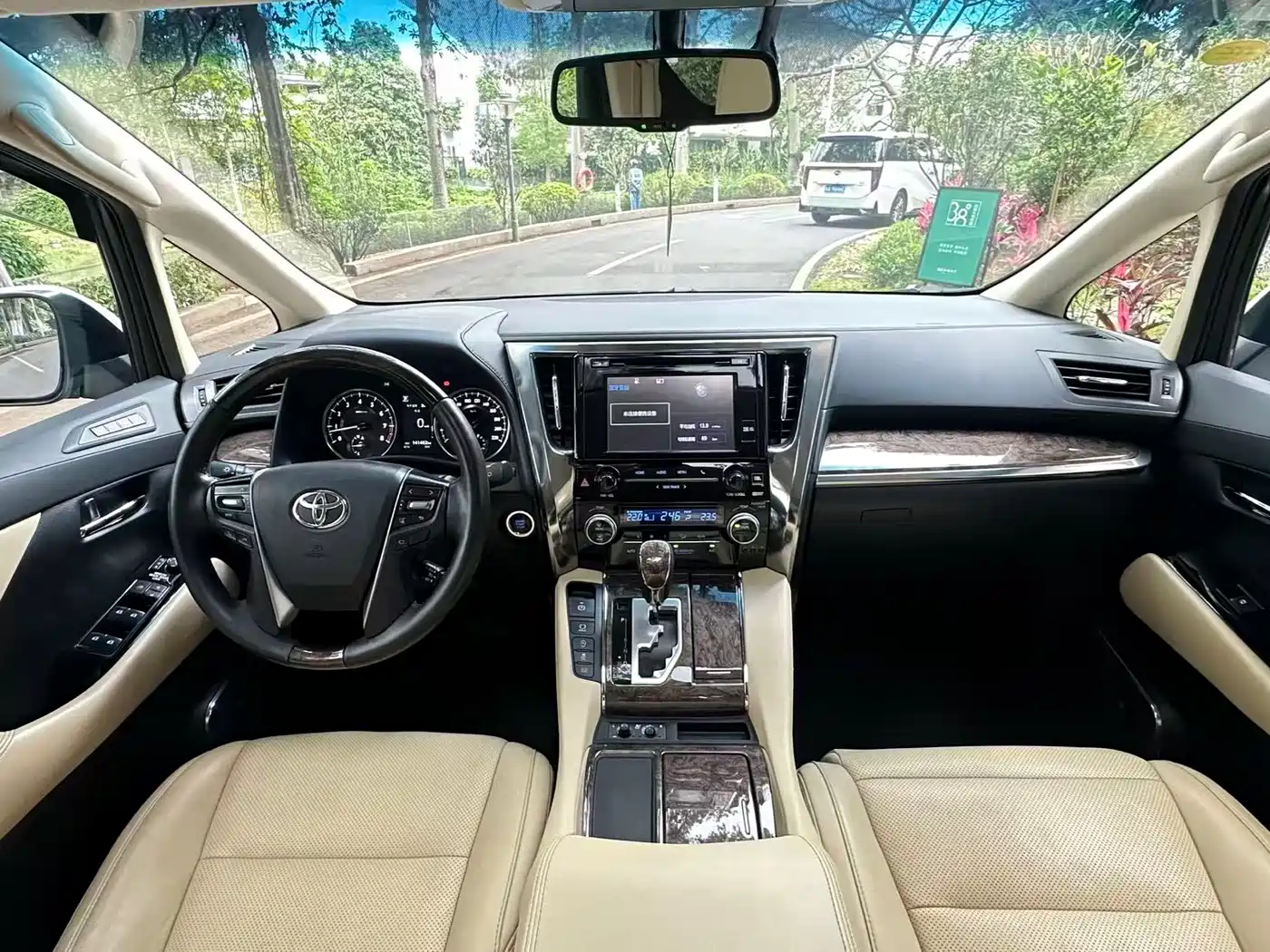 Toyota Alphard 2018 Facelift 3.5L Premium Edition фото 8