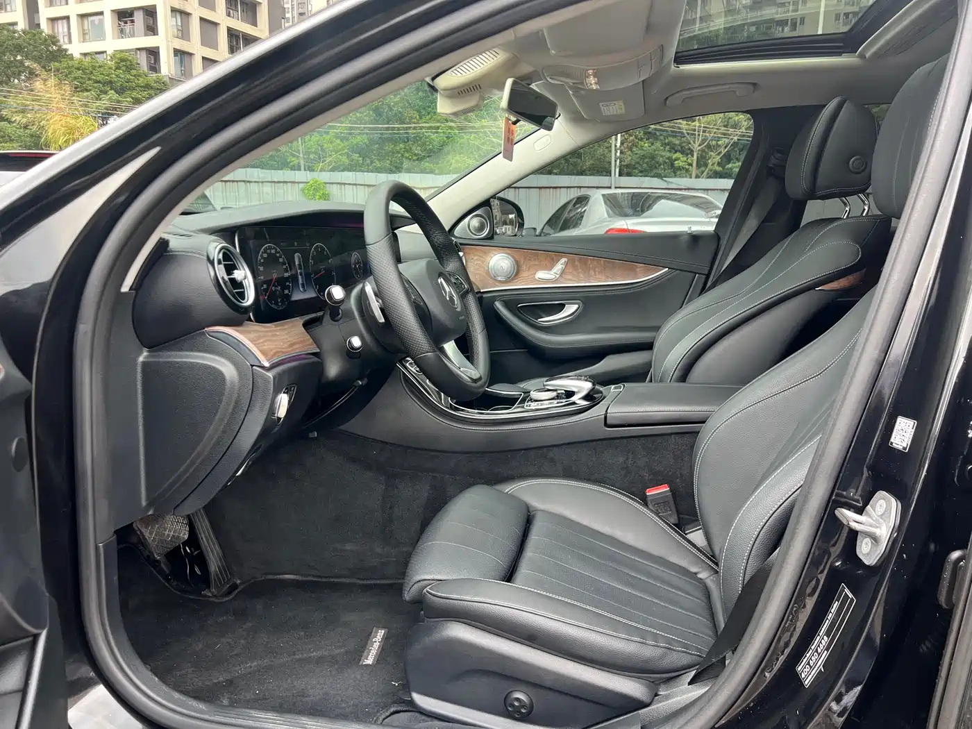 Mercedes-Benz E-Class 2016 E 200 L фото 7
