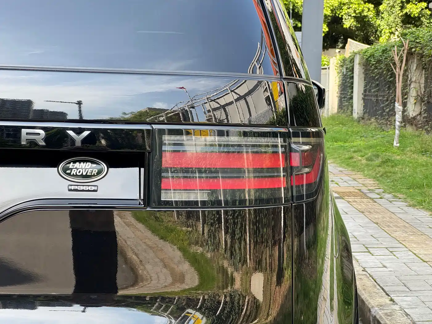 Land Rover Discovery 2023 Facelift 360PS R-Dynamic S фото 12