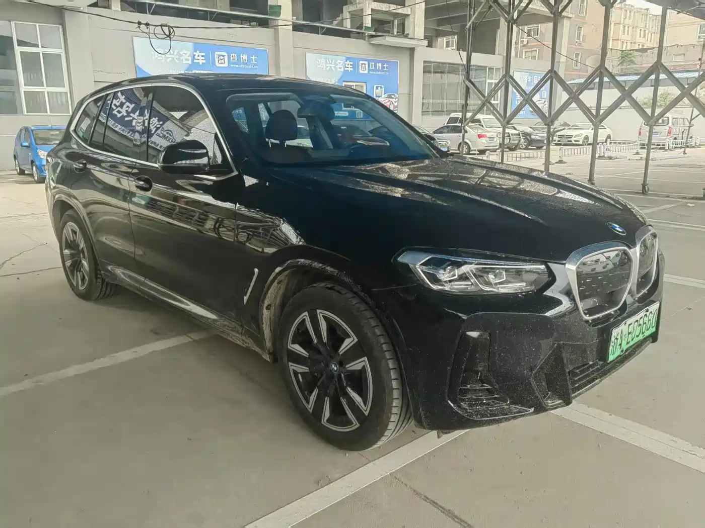 BMW iX3 2024 Leading Edition фото 3