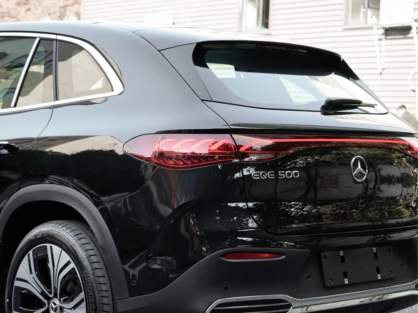 MERCEDES-BENZ EQE SUV