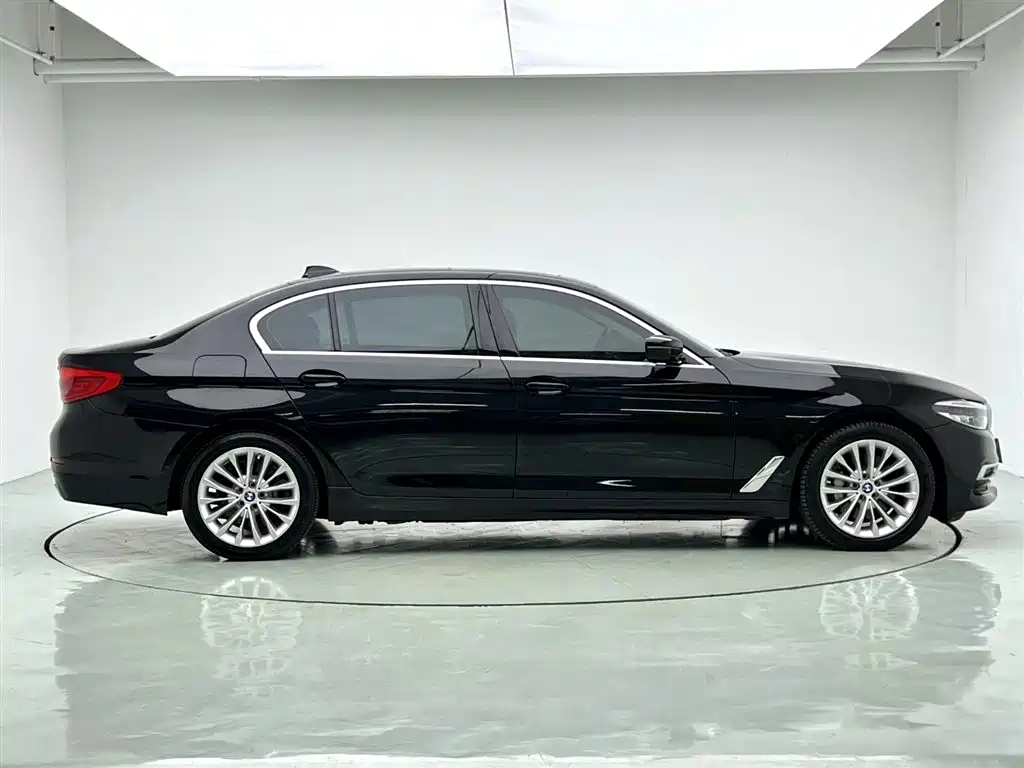 BMW 5 SERIES NEW ENERGY