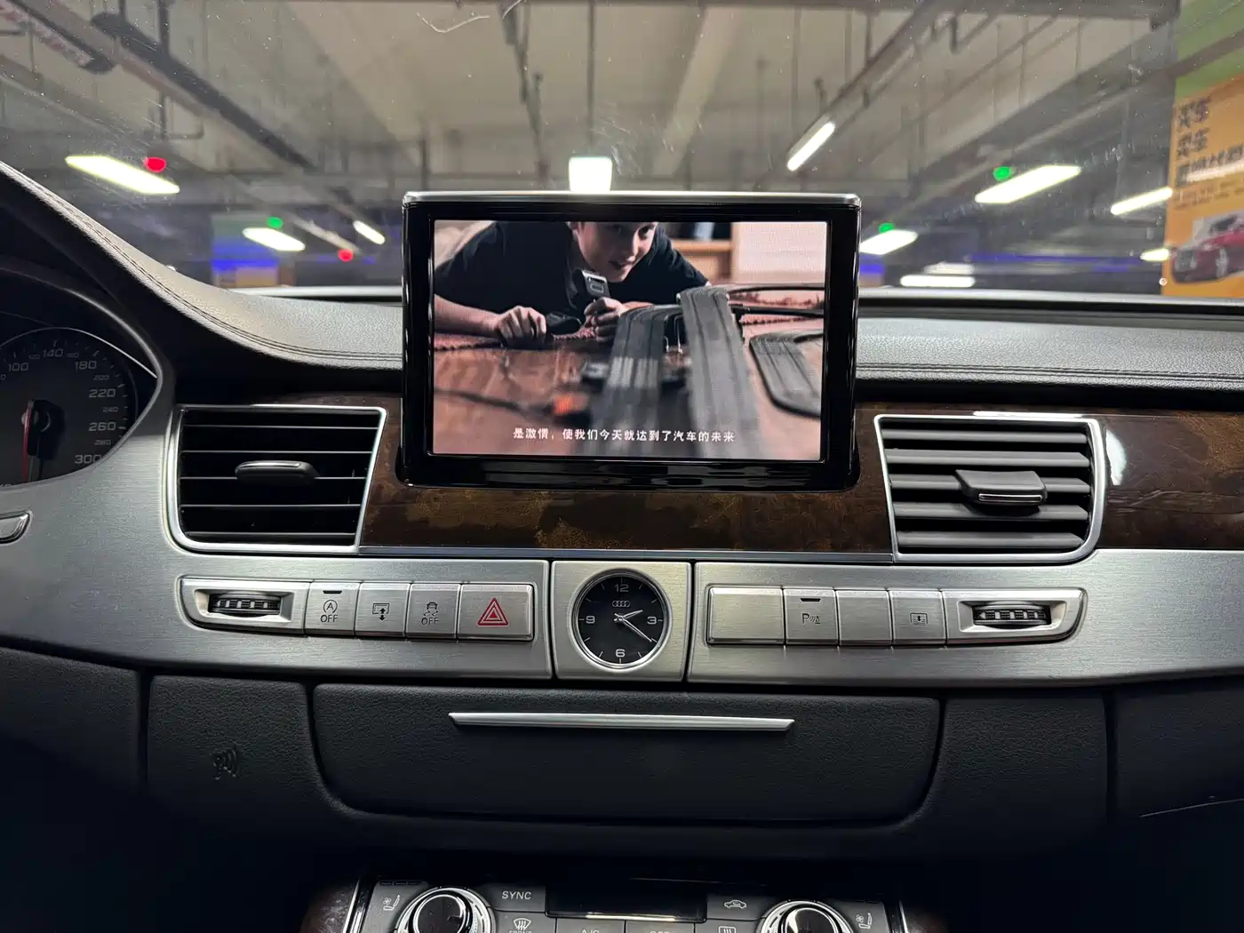 Audi A8 2014 A8L 45 TFSI quattro Luxury фото 25