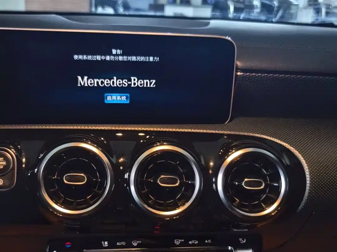 Mercedes-Benz A-Class 2019 A 200 L Sport Sedan фото 11