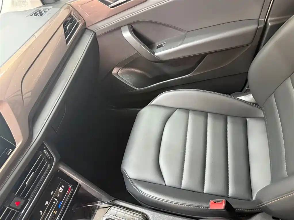 Volkswagen Tharu 2022 280TSI 2WD Comfort фото 13