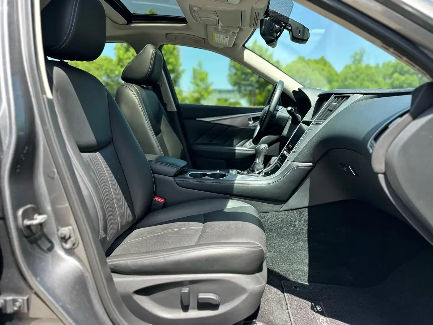 Infiniti Q50L 2016 Model 2.0T Joy Edition фото 9