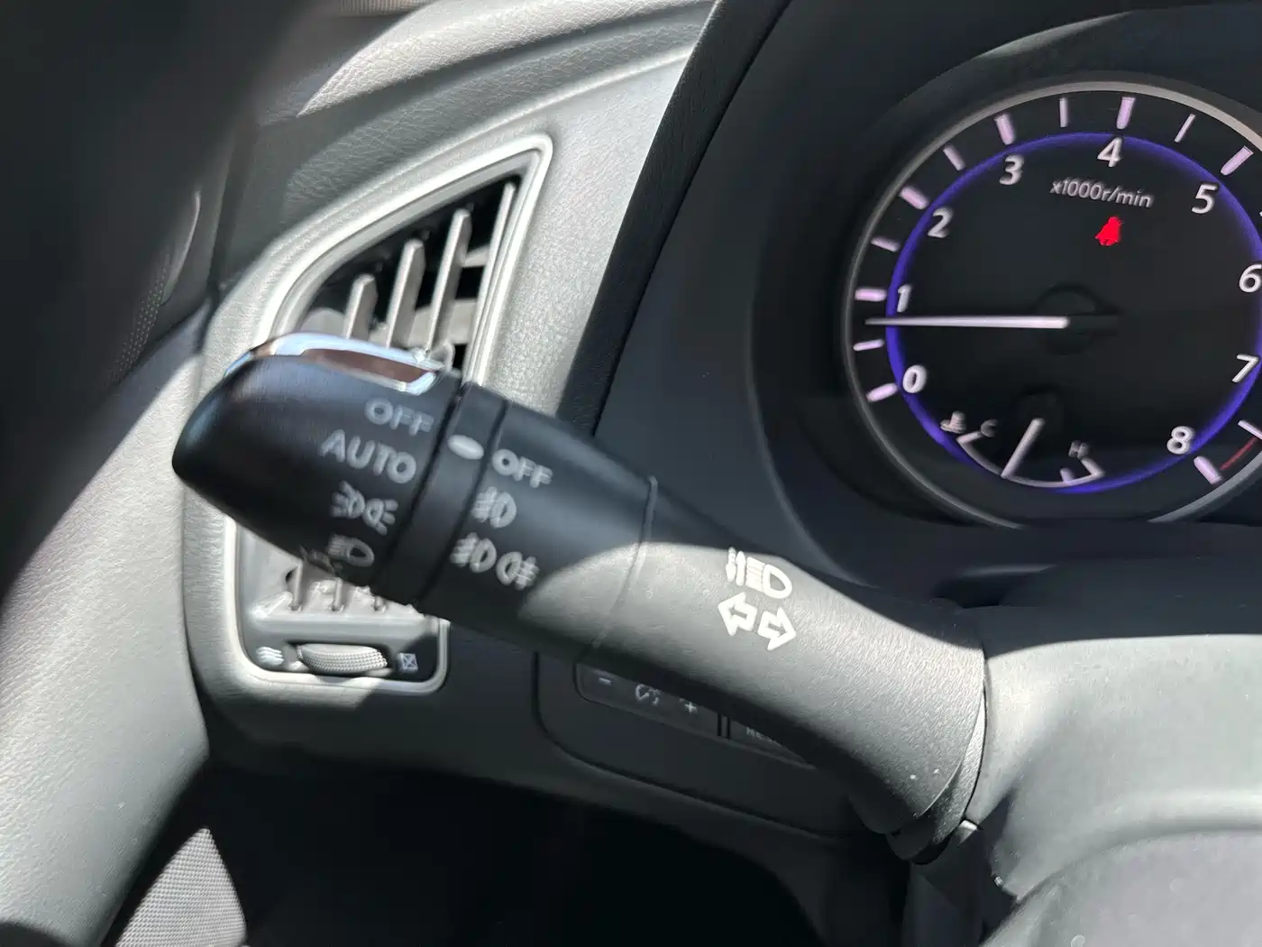 Infiniti Q50L 2016 Model 2.0T Joy Edition фото 17