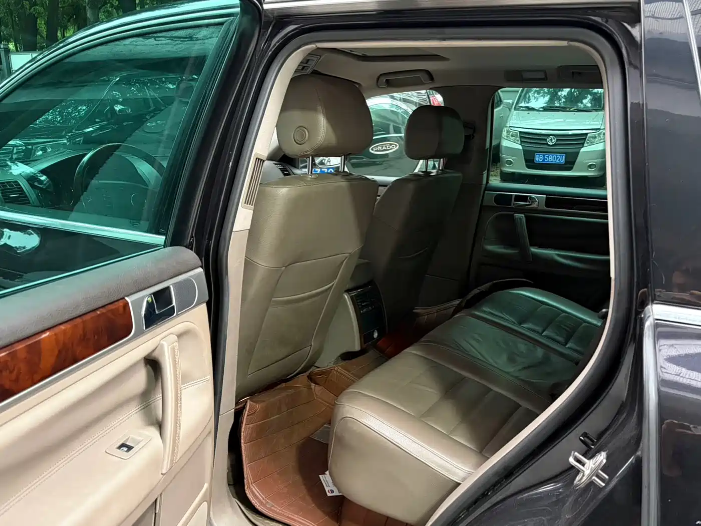 Volkswagen Touareg 2010 2009 3.0T Diesel Standard