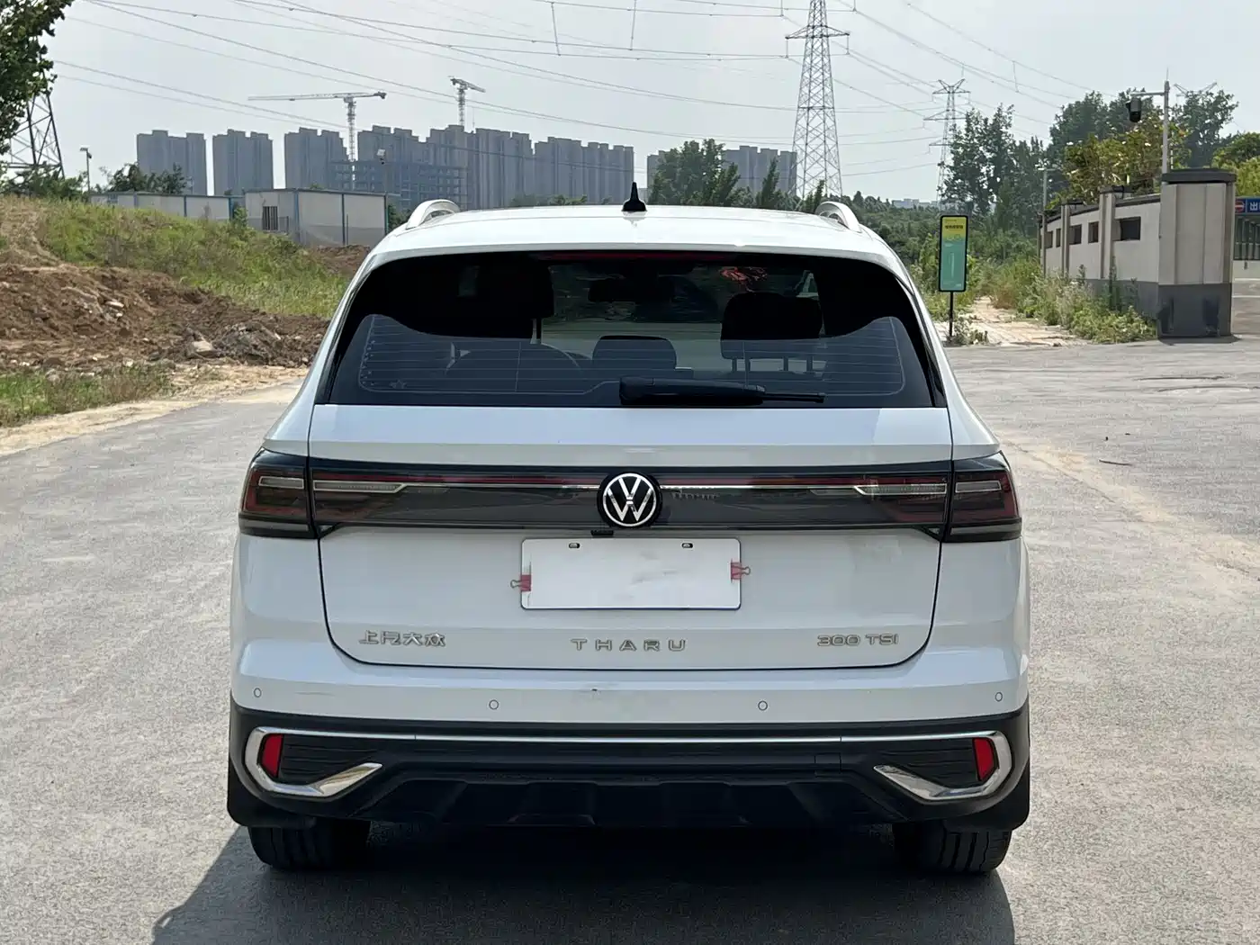 Volkswagen Tharu 2023 300TSI 2WD Bright Moon Edition фото 6