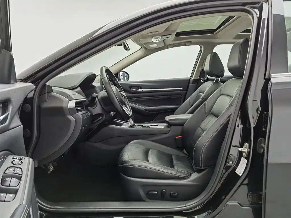 Photo 10 - Nissan Teana