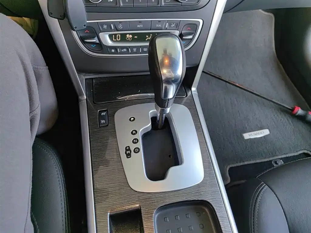 Renault Latitude 2016 2013 Facelift 2.0L CVT Luxury Edition