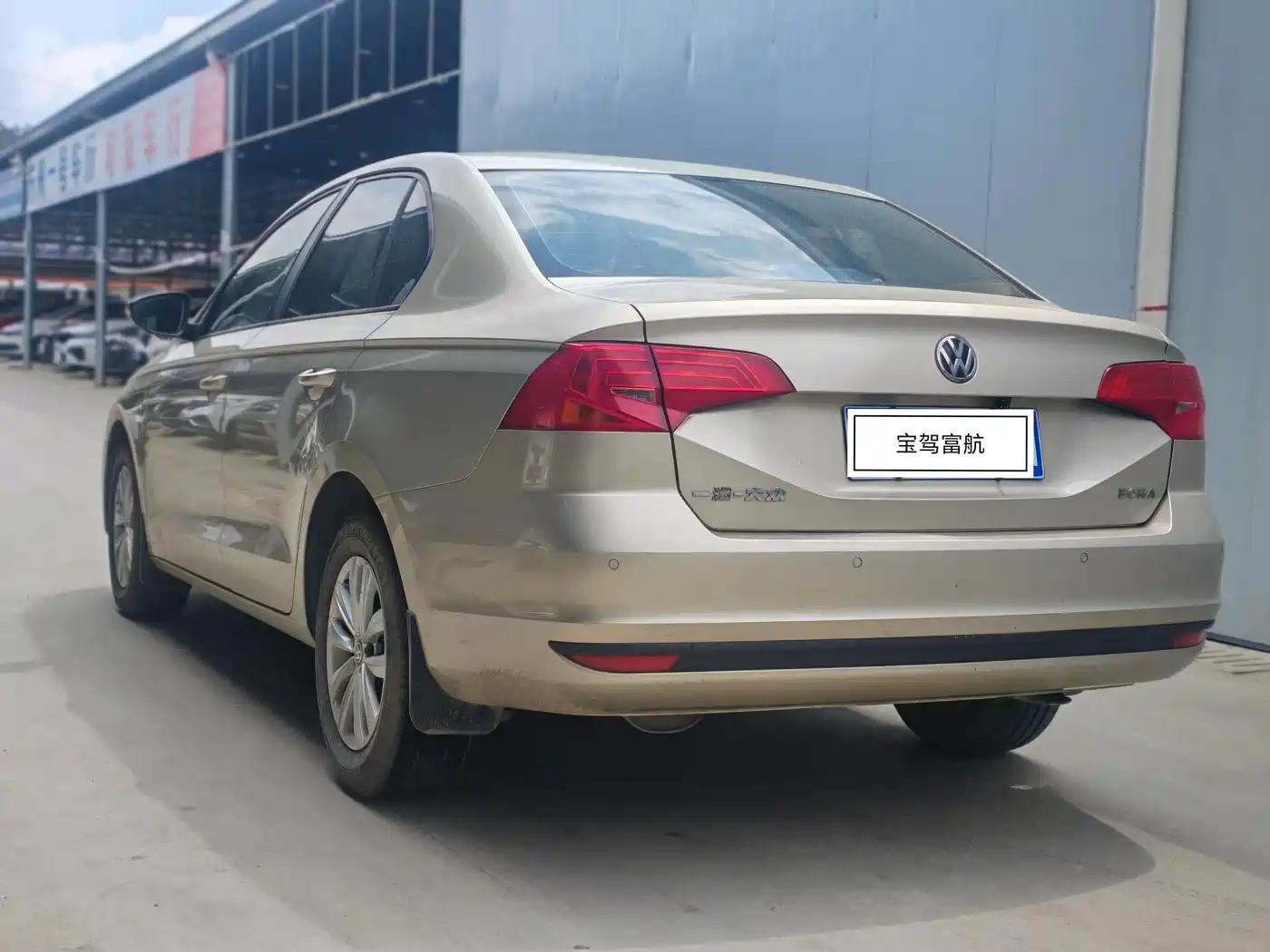 Volkswagen Bora 2018 1.5L Manual Fashion фото 8