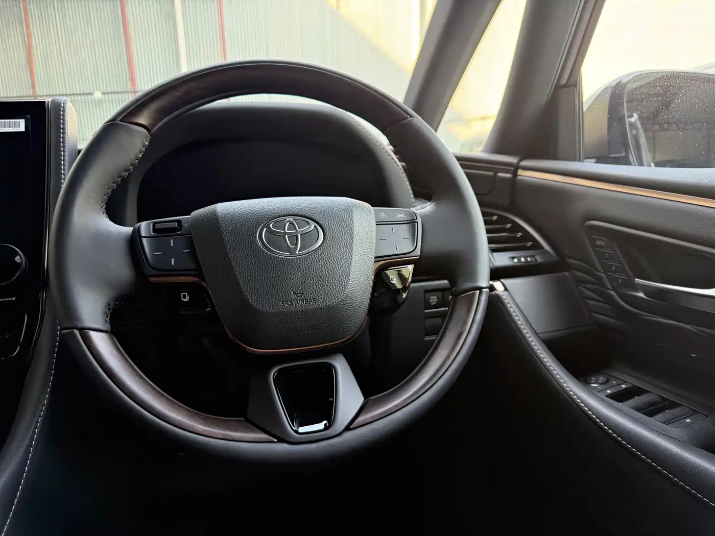 Toyota Alphard 2025 Hybrid 2.5L Prestige Gold Edition фото 7