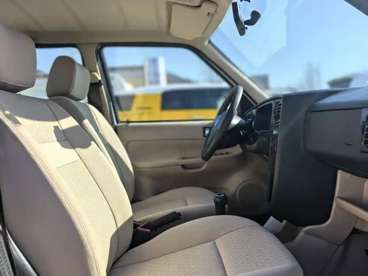 Volkswagen Jetta 2012 1.6L Avant-garde фото 10