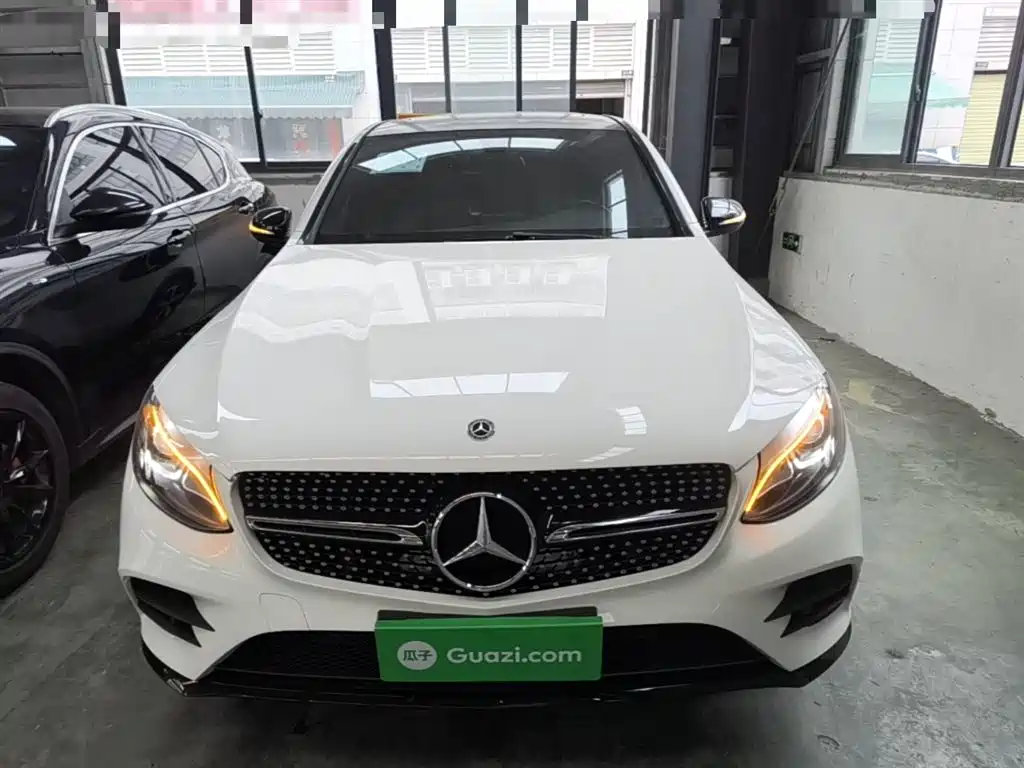 Mercedes-Benz GLC Coupe 2018 GLC 200 4MATIC Coupe SUV фото 3