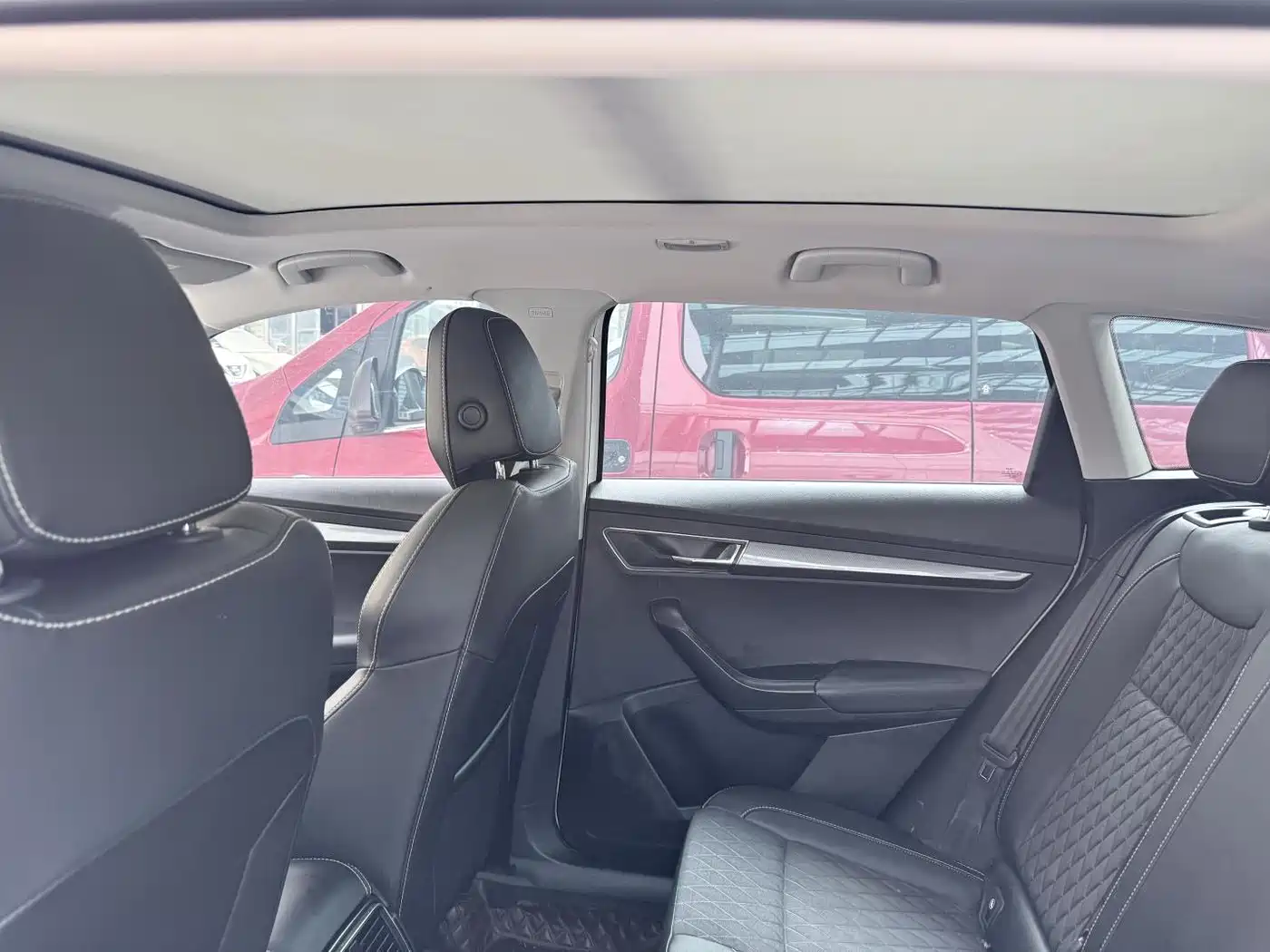 Škoda Karoq 2019 TSI280 Smart Drive Luxury Edition China V фото 10