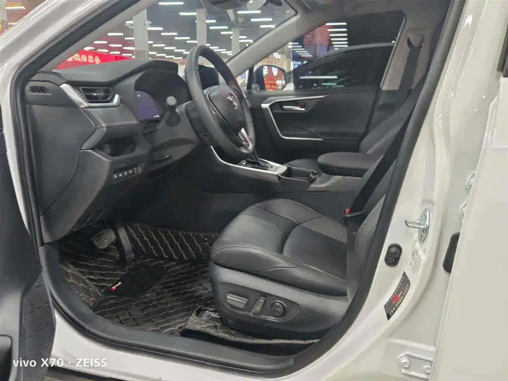 Toyota Wildlander 2024 2024 2.0L CVT 2WD Luxury PLUS Edition