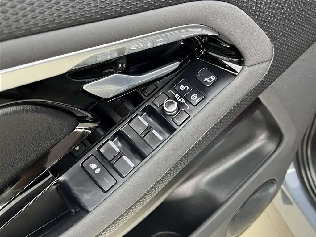 Land Rover Range Rover Evoque 2020 249PS R-DYNAMIC S Sport Edition фото 13