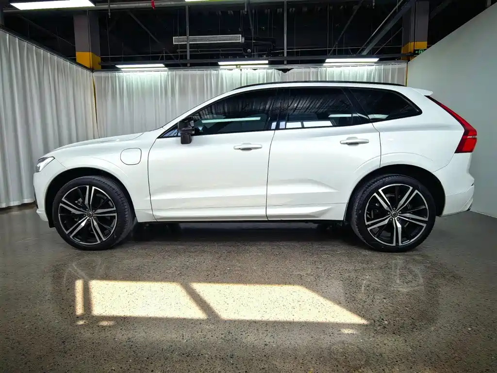 VOLVO XC60 PLUG IN HYBRID