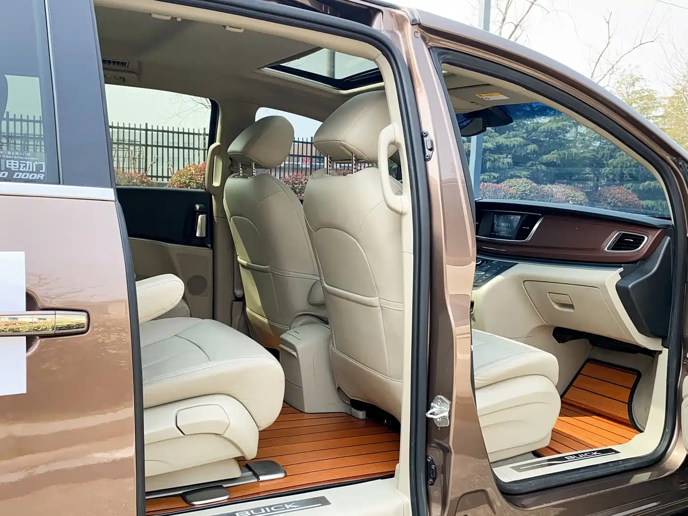 Buick GL8 2018 28T Premium Model China VI фото 26